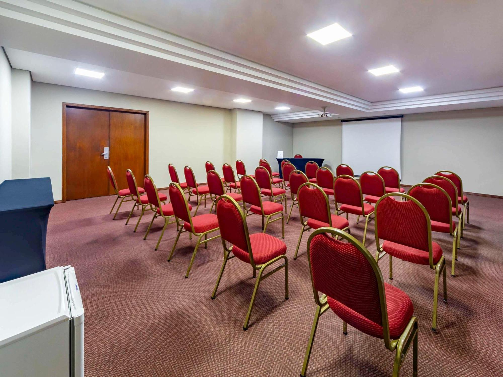 Mercure Curitiba Golden Esterno foto