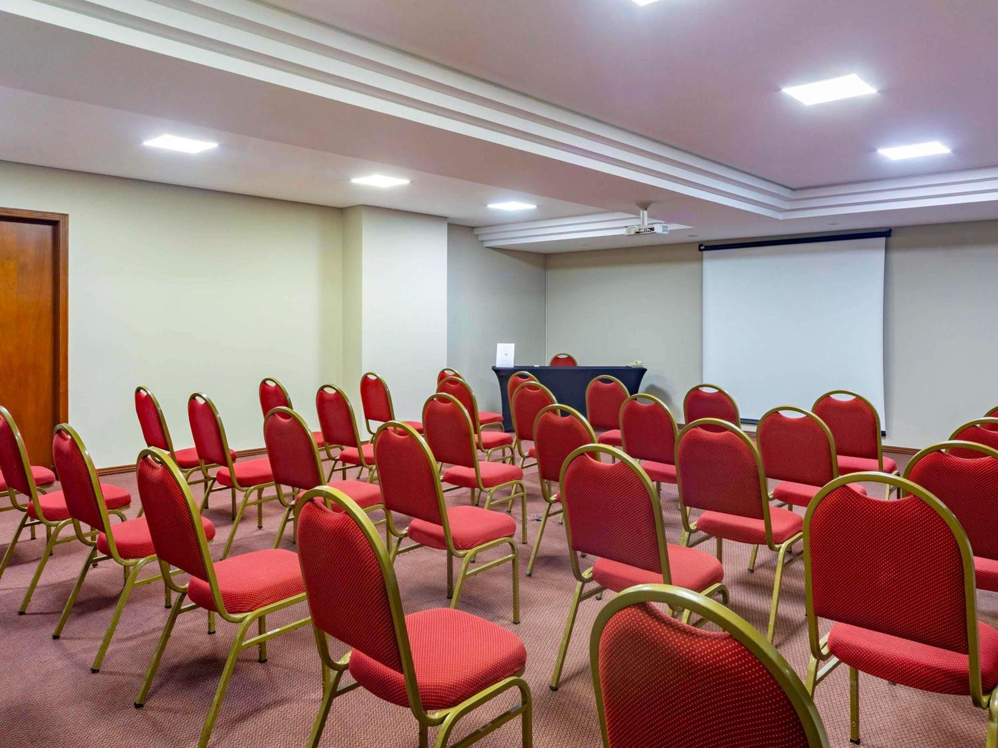 Mercure Curitiba Golden Esterno foto