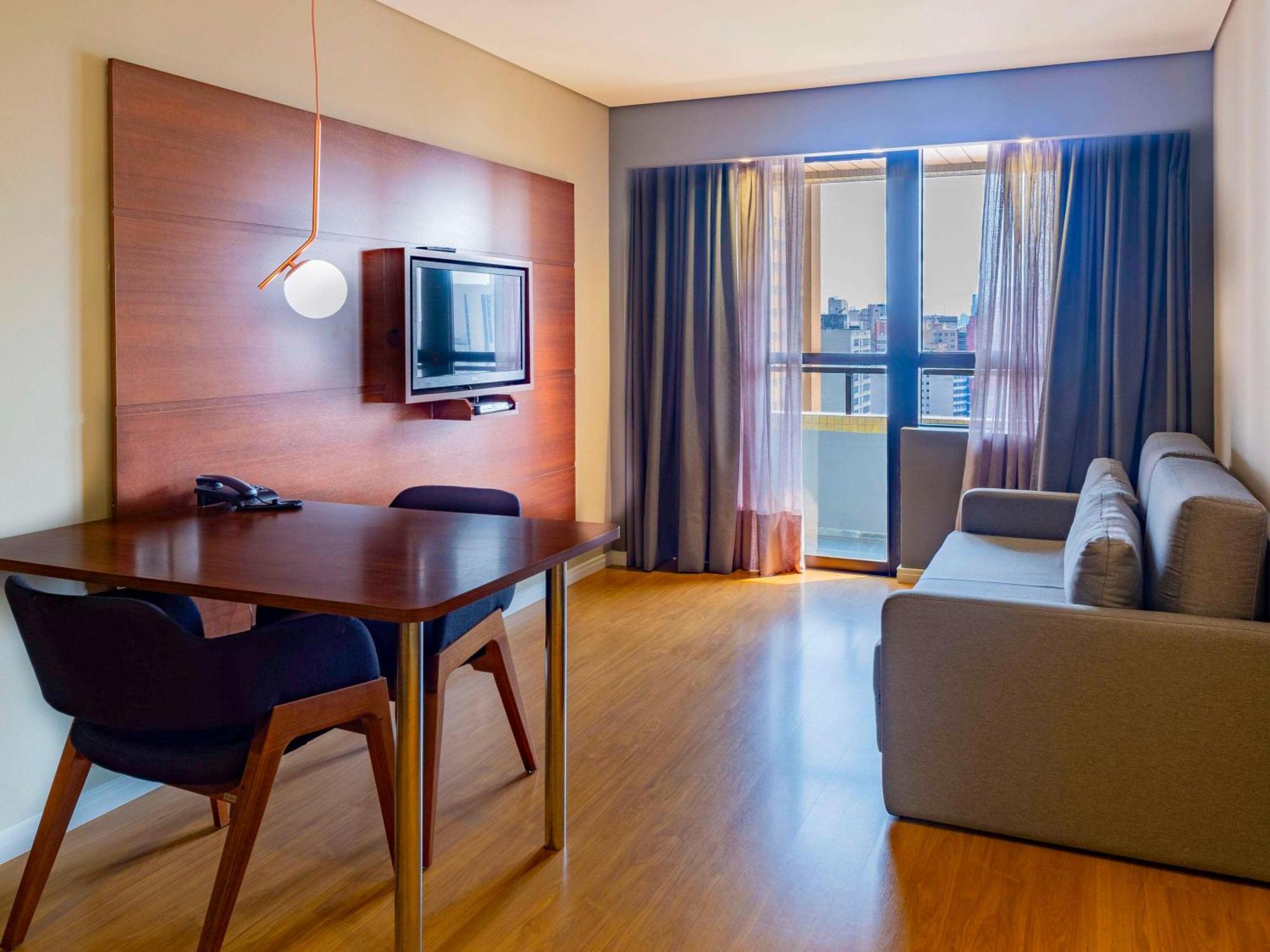 Mercure Curitiba Golden Esterno foto