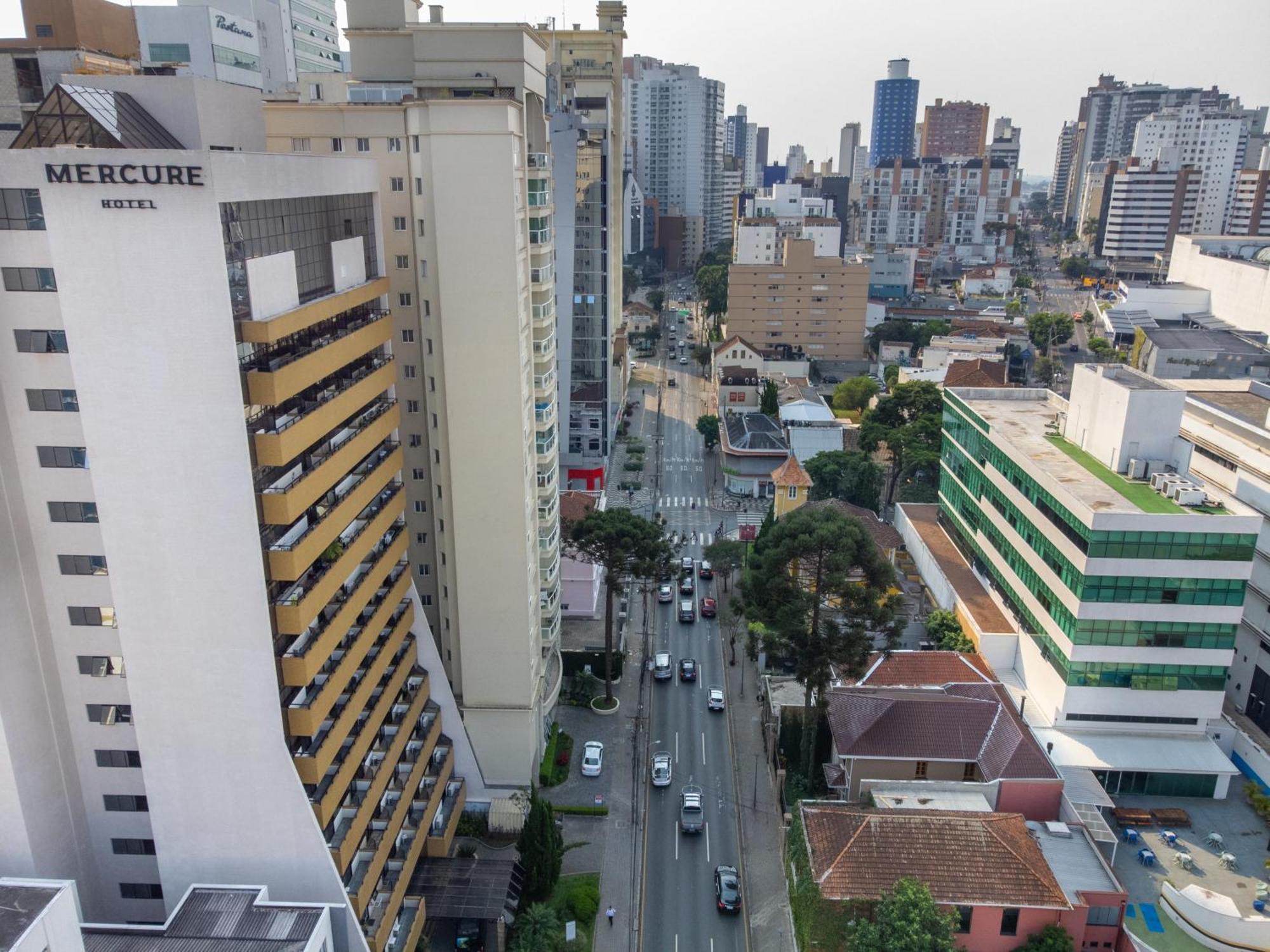 Mercure Curitiba Golden Esterno foto