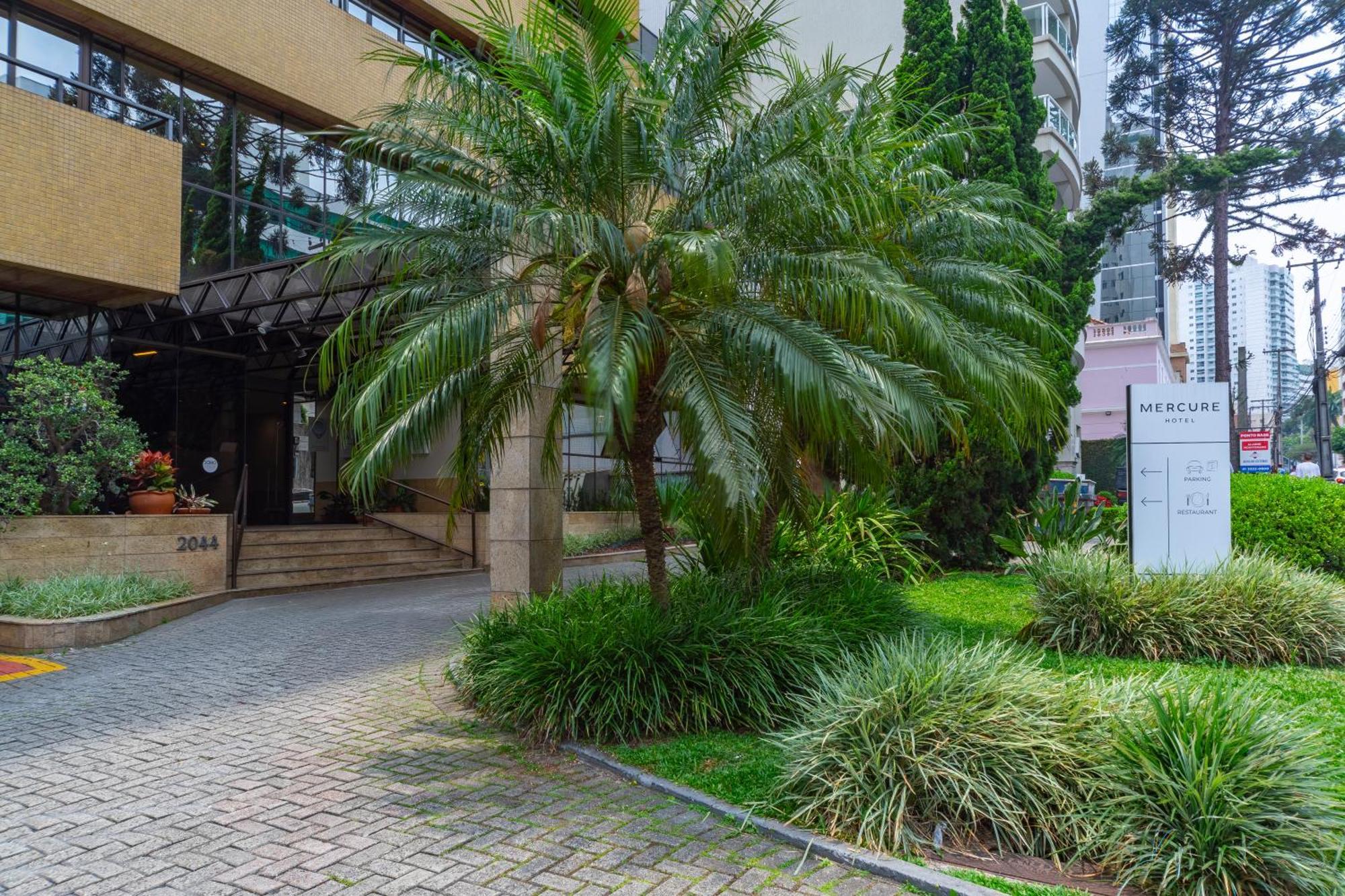 Mercure Curitiba Golden Esterno foto