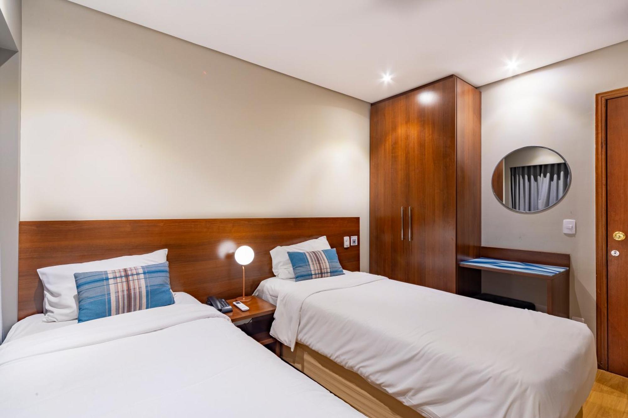 Mercure Curitiba Golden Esterno foto