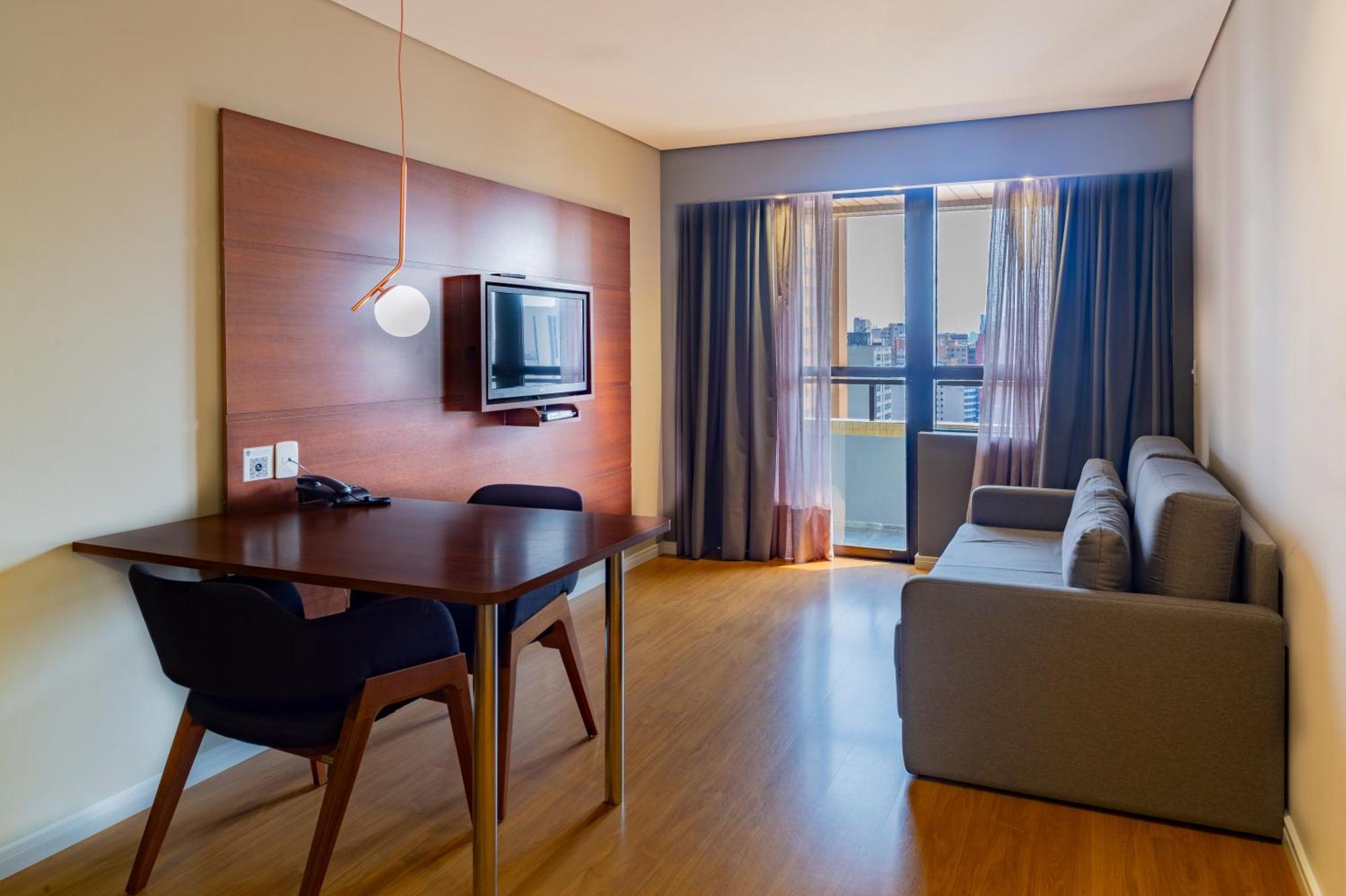 Mercure Curitiba Golden Esterno foto